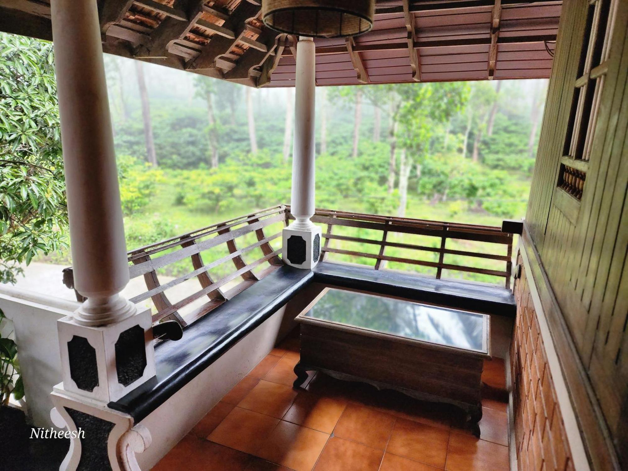 Kairali Palace Home Stay เทกคาดี ภายนอก รูปภาพ